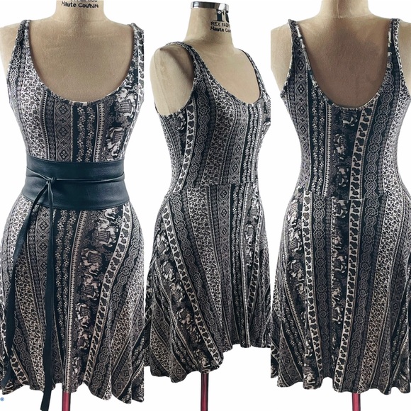 See You Monday Fit & Fare Dress - Picture 3 of 8